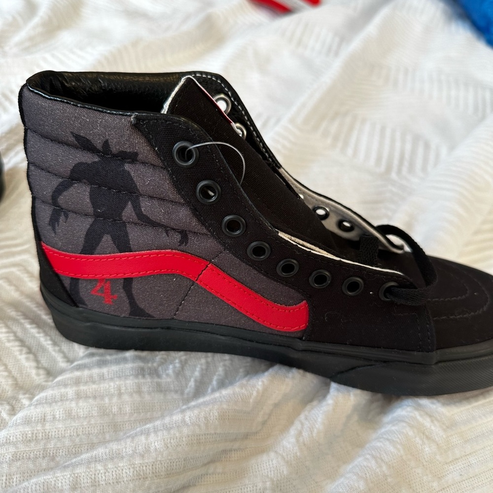 Stranger Things Season 4 Vans size 6.5 women’s